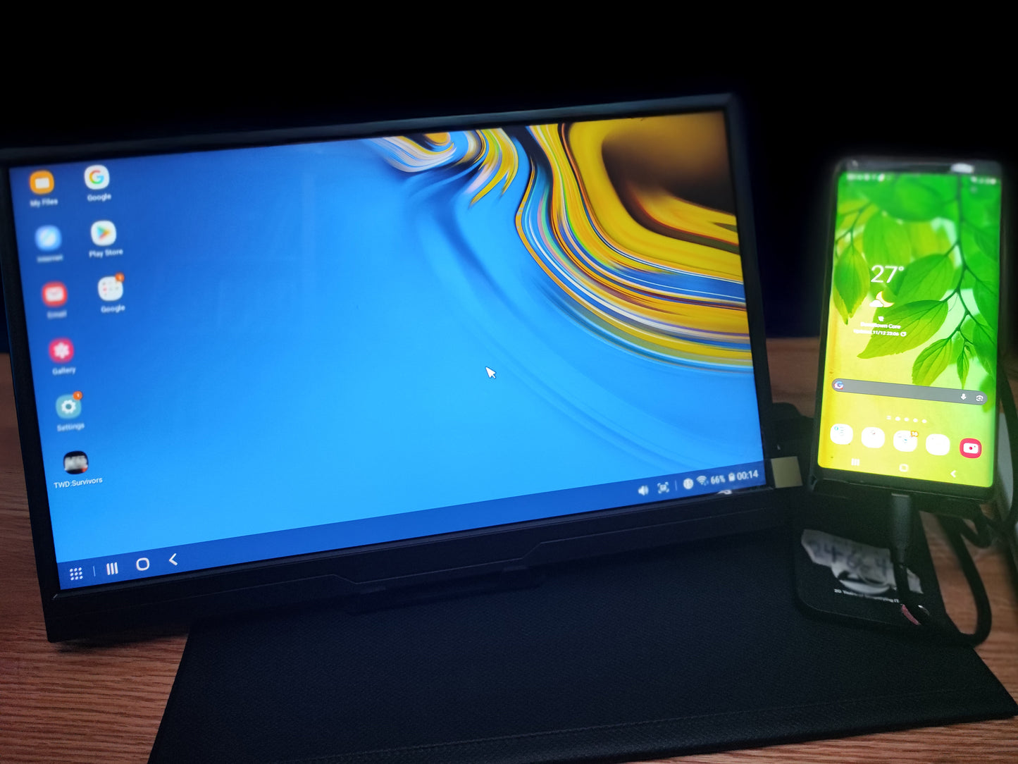 [BRAND NEW] Portable Gaming Monitor 16-inch 100% sRGB Non-Touch 120Hz Type-C