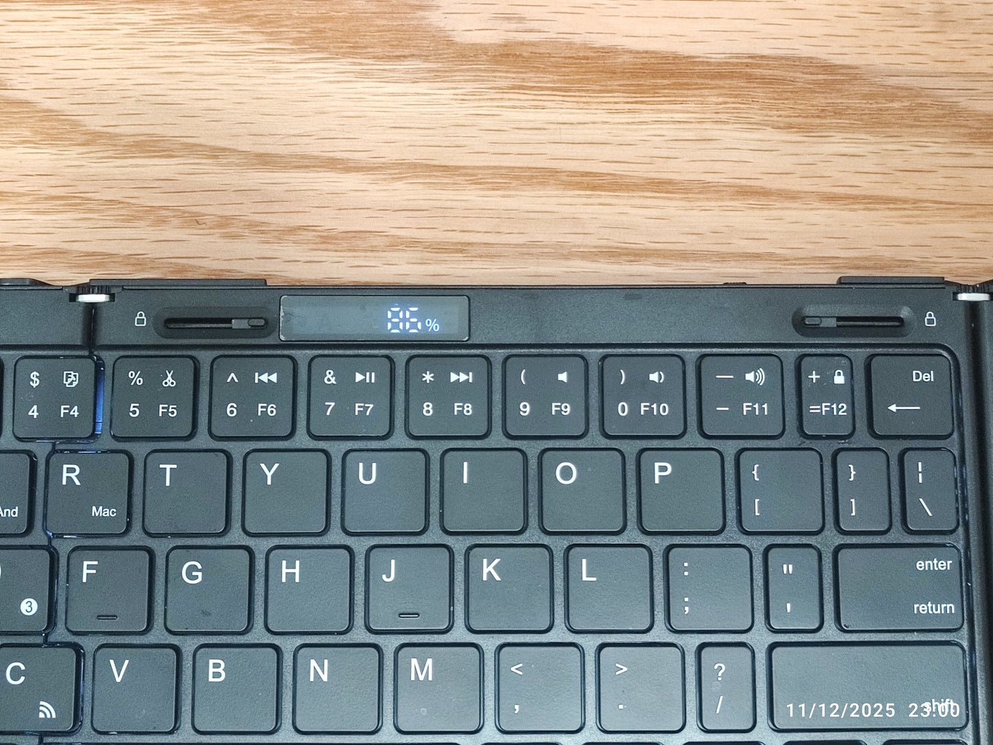 [BRAND NEW] myhalo FULL-SIZED TRI-FOLD PORTABLE WIRELESS BLUETOOTH KEYBOARD