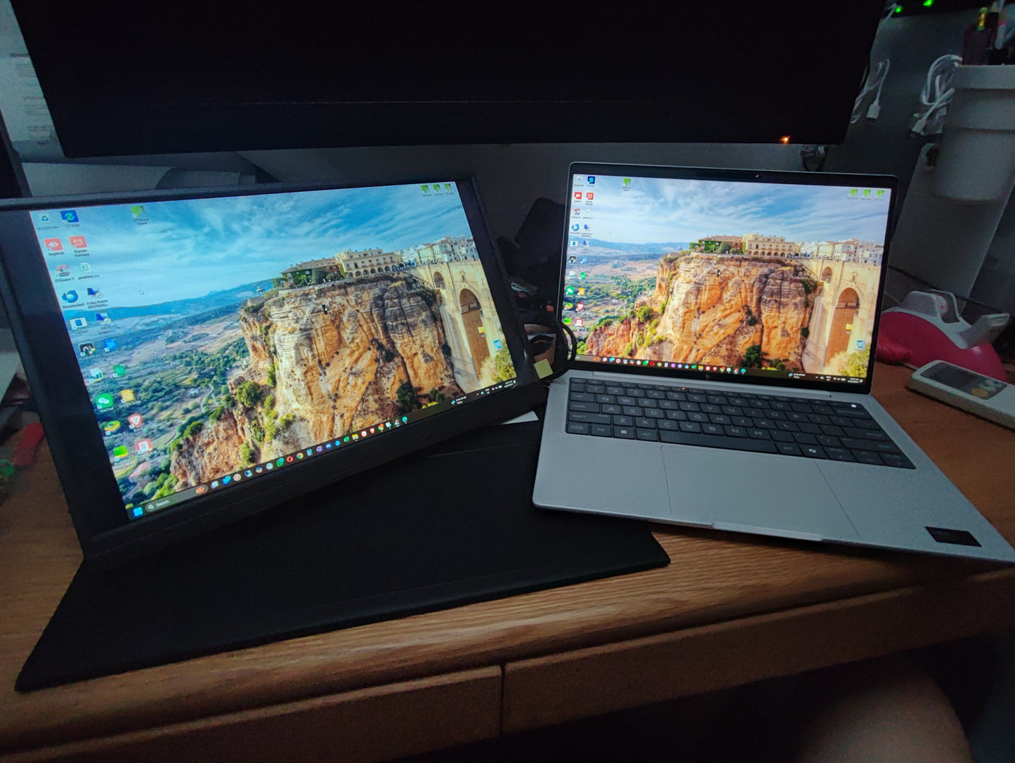 [BRAND NEW] PORTABLE MONITOR 15.6-inch 100% sRGB 10-POINT-TOUCH 60Hz TYPE C