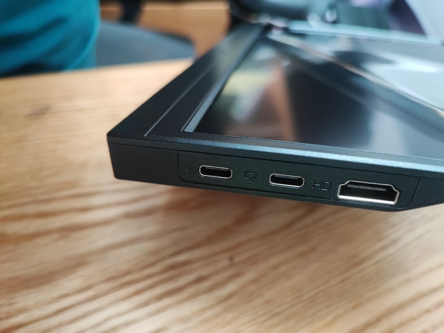 [BRAND NEW] PORTABLE MONITOR 15.6-inch 100% sRGB 10-POINT-TOUCH 60Hz TYPE C