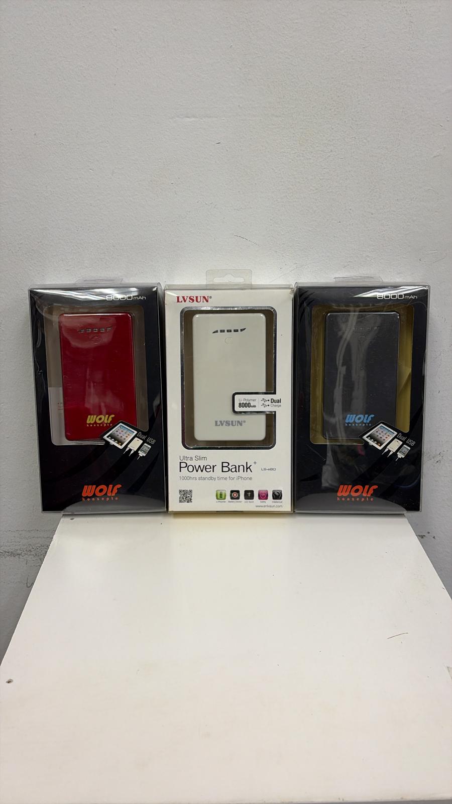 [BUNDLE] ULTRA SLIM POWER BANK (8000MAH) (DUAL USB OUTPUT)